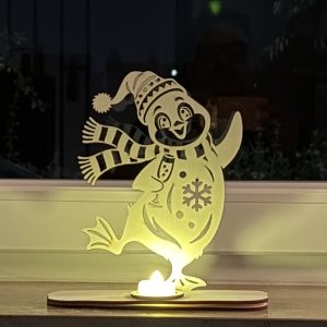Fröhlicher Pinguin aus Holz – LED-Teelichthalter – Bild 1