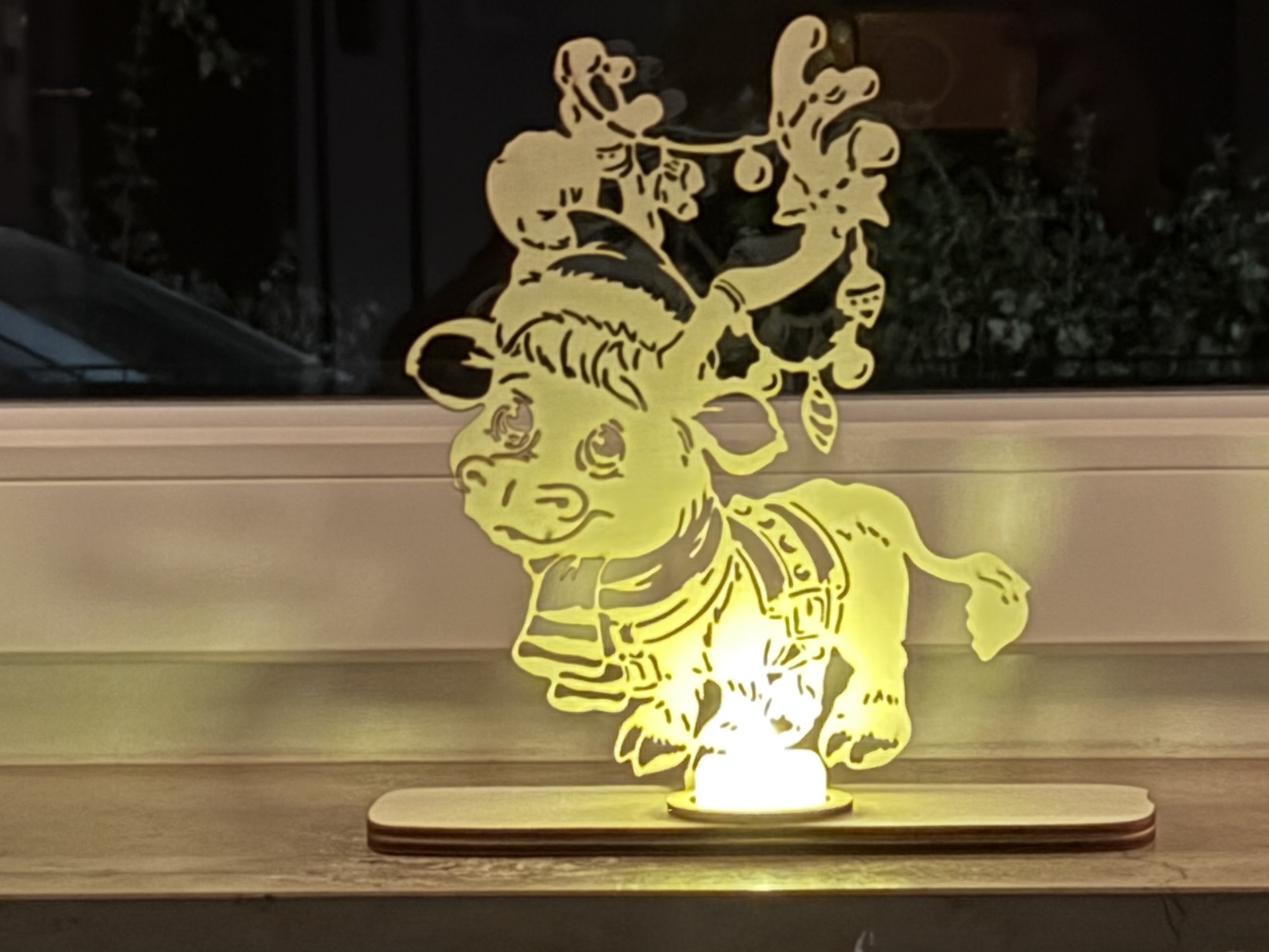 Kleines Weihnachtsrentier aus Holz – LED-Teelichthalter – Bild 1