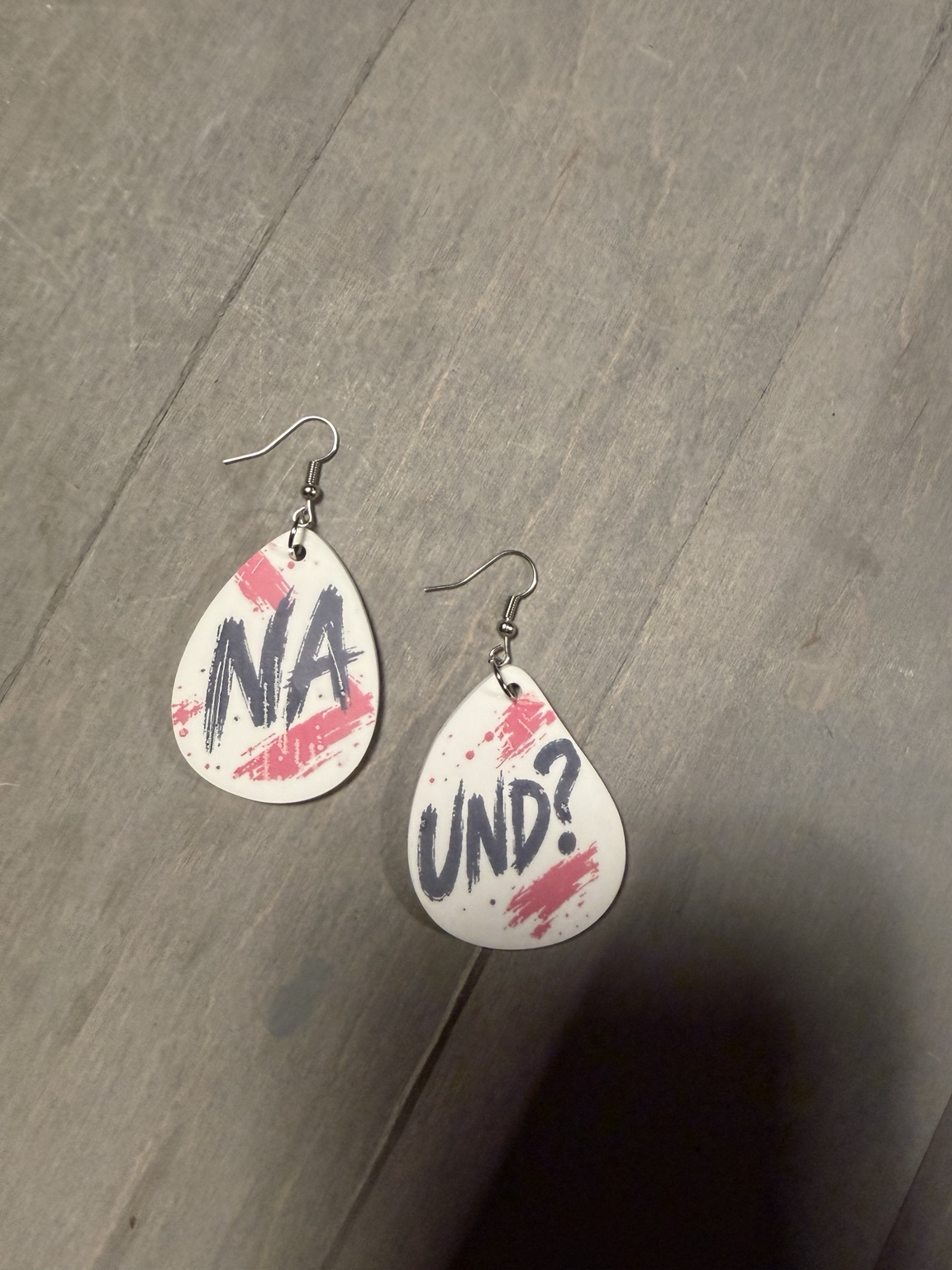 NA / UND?, Ohrringpaar – Originalfoto von LaserMoment Design