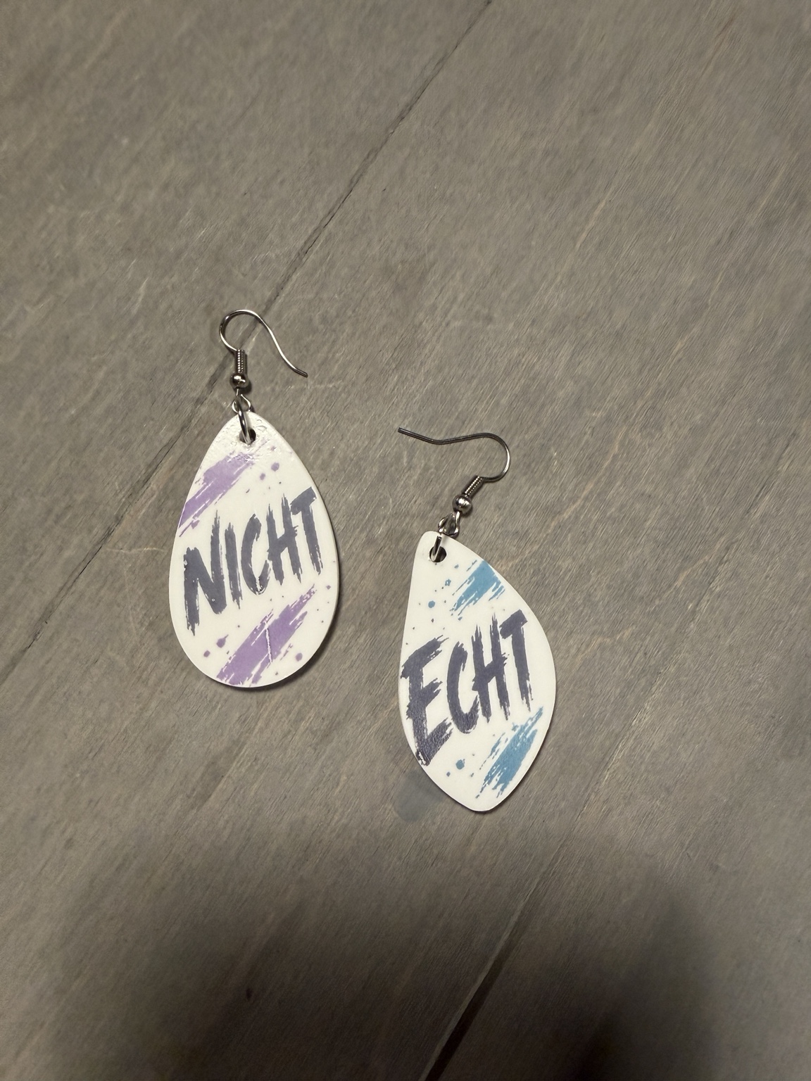 NICHT / ECHT, Ohrringpaar – Originalfoto von LaserMoment Design