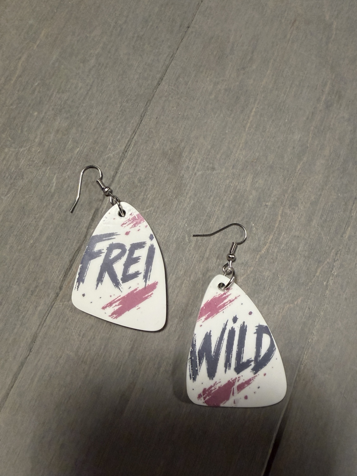 FREI / WILD, Ohrringpaar – Originalfoto von LaserMoment Design
